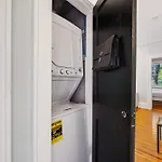 Spacious 2Br In Myers Park With Sunroom