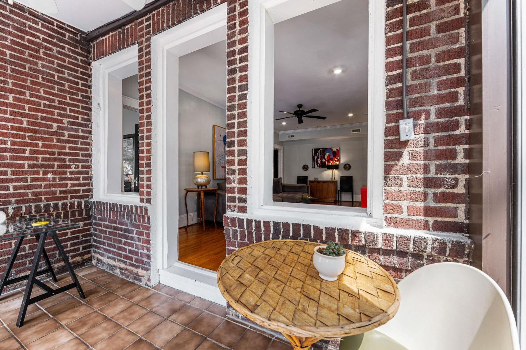 Spacious 2br In Myers Park With Sunroom Charlotte